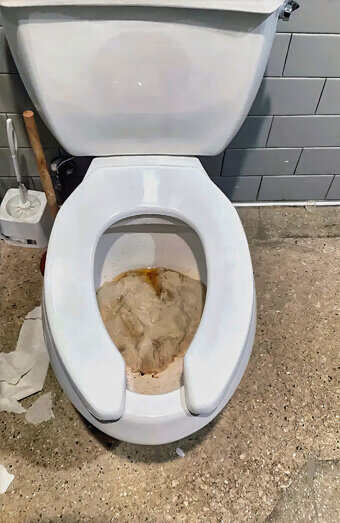 https://blockeddrainswoodlands.com.au/uploads/2025/07/blocked-toilet-27776.jpg