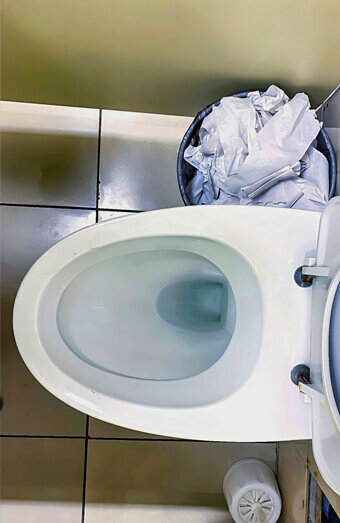 https://blockeddrainswoodlands.com.au/uploads/2025/07/blocked-toilet-31722.jpg